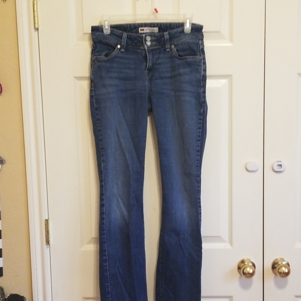 Levi's curvy boot cut Jean's size 6